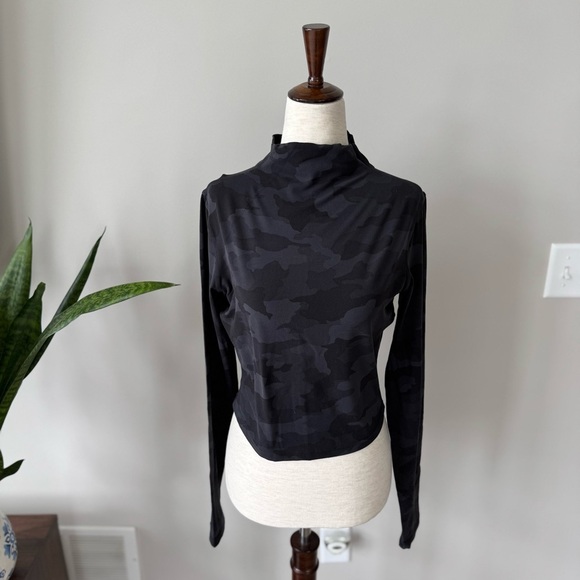 Lululemon 🍋All Aligned Mock Neck Long Sleeve Shirt
Hideaway Camo Deep Coal Multi - Picture 5 of 8